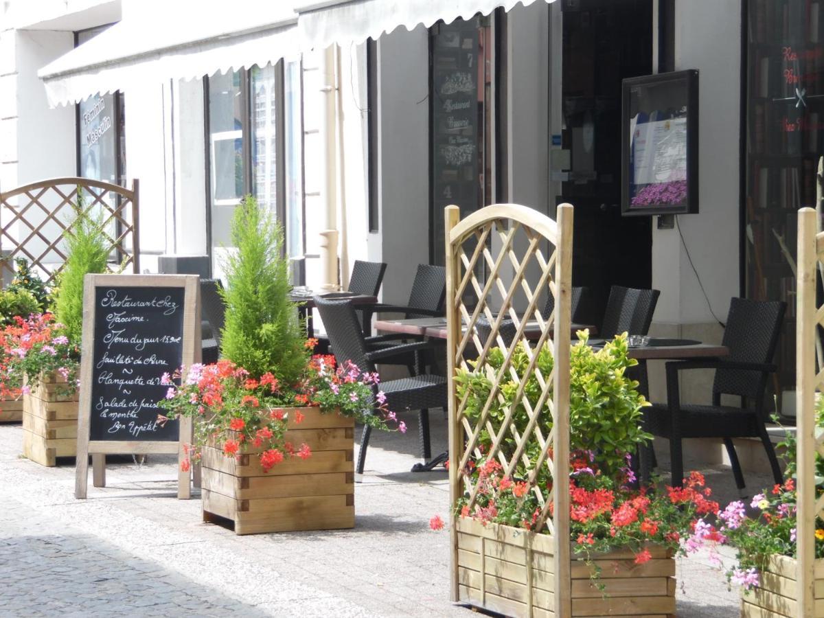 Hotel Restaurant Herard Bourbonne-les-Bains Exterior foto